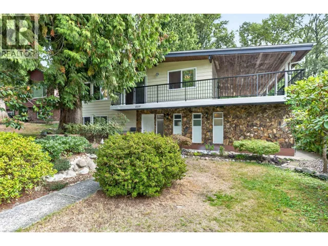 469 LAURENTIAN CRESCENT, Coquitlam, British Columbia V3K1Y9