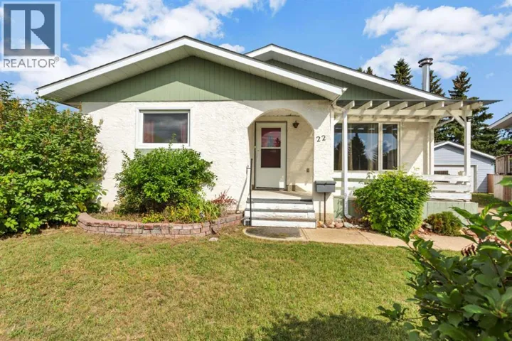 22 Blackstone Avenue, Lacombe, Alberta T4L1P7