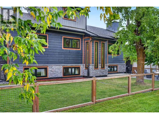 502 10th Street S, Golden, British Columbia V0A1H0