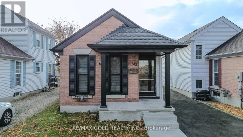 133 WAKE ROBIN DRIVE, Kitchener, Ontario N2E3L6
