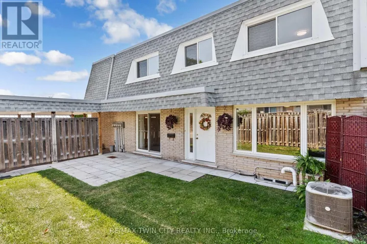 51 - 14 WILLIAMSBURG ROAD, Kitchener, Ontario N2E1W1