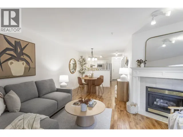 104 688 E 16TH AVENUE, Vancouver, British Columbia V5T2V4