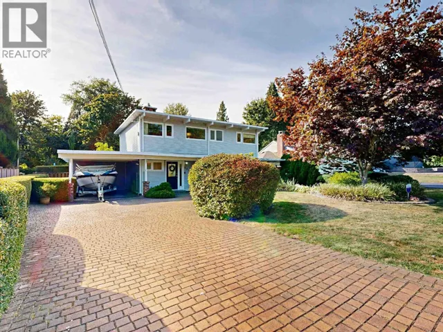 901 DUNDONALD DRIVE, Port Moody, British Columbia V3H1B8