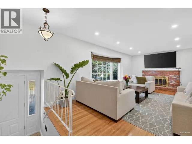 3380 GLASGOW STREET, Port Coquitlam, British Columbia V3B4K7