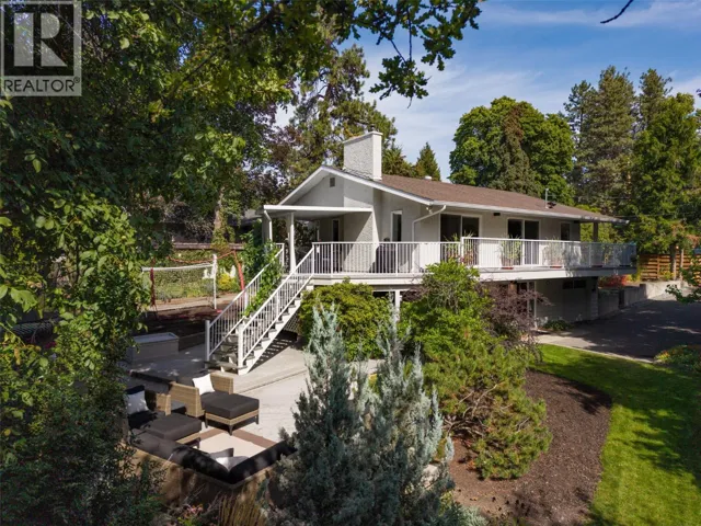 1764 Highland Drive N, Kelowna, British Columbia V1Y4L1