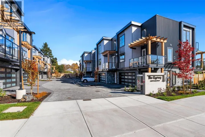 5 2590 Penrhyn St, Saanich, British Columbia V8N1G3