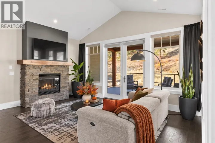 4000 Redstone Crescent Unit# 221, Peachland, British Columbia V0H1X5