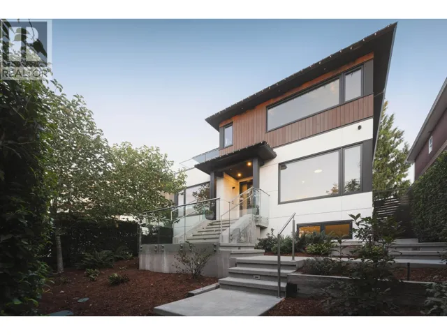 50 DIEPPE PLACE, Vancouver, British Columbia V5M4A3