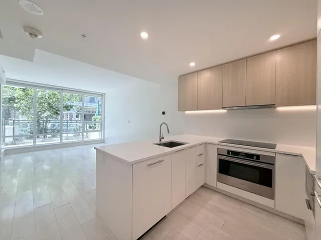 TH10 10388 133 STREET, Surrey, British Columbia V3T0R2