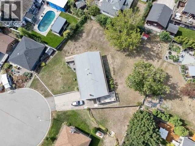 1440 Glenaire Crescent, Kelowna, British Columbia V1Y3N1