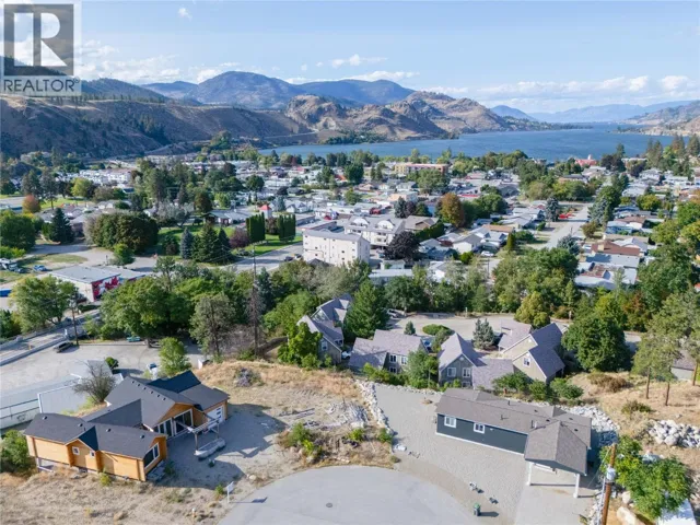 4844 Bassett Avenue, Okanagan Falls, British Columbia V0H1R2