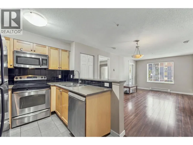 3318 240 SHERBROOKE STREET, New Westminster, British Columbia V3L3M2