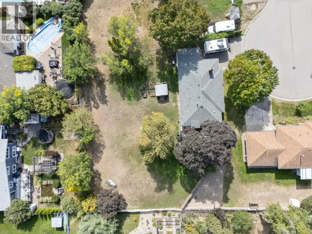 1446 Glenaire Crescent, Kelowna, British Columbia V1Y3N1