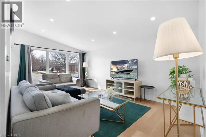 37 LILACSIDE Drive Unit# 1, Hamilton, Ontario L8V2L5