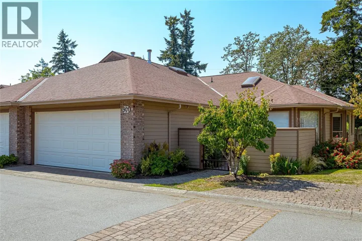 901 4515 Pipeline Rd, Saanich, British Columbia V8Z5M3