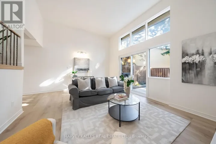 102 JENNY WREN WAY, Toronto (Hillcrest Village), Ontario M2H2Z2