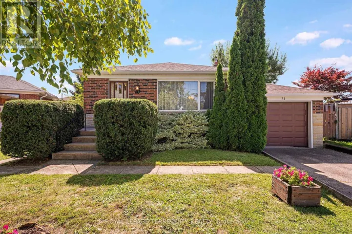 11 PICTON CRESCENT, Toronto (Downsview-Roding-CFB), Ontario M3K1W4