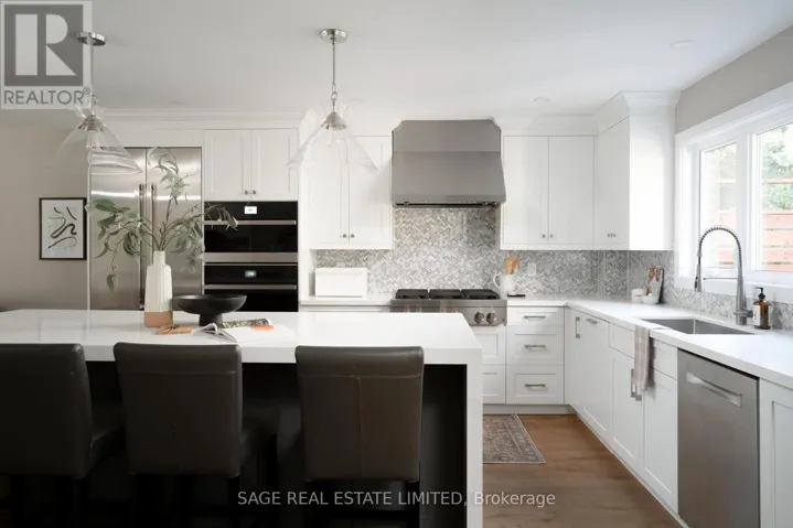 1819 FRIAR TUCK COURT, Mississauga (Sheridan), Ontario L5K2L4