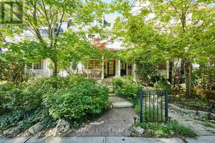 32 JOSEPH DUGGAN ROAD, Toronto (The Beaches), Ontario M4L3Y2