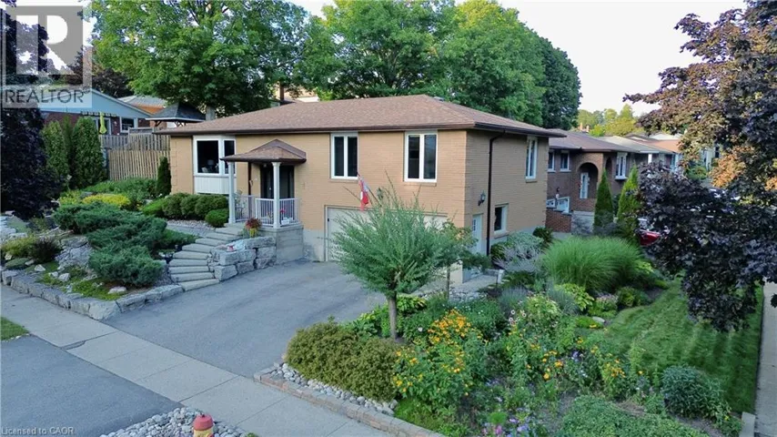 66 GEORGIAN Crescent, Kitchener, Ontario N2B3N9