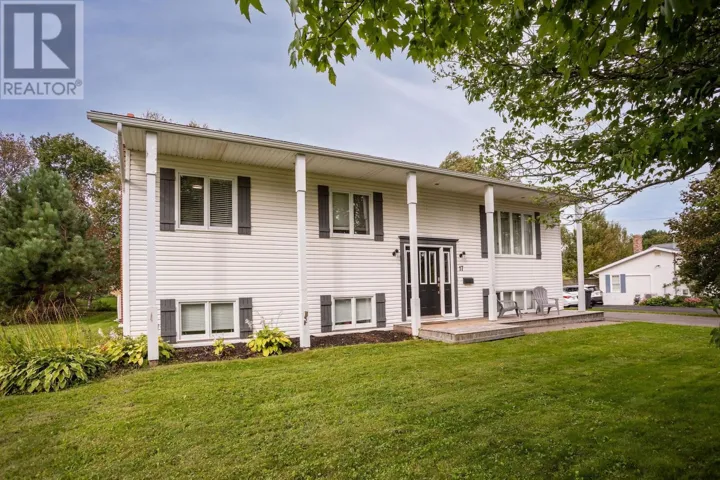17 APTOS Drive, Stratford, Prince Edward Island C1B1W7
