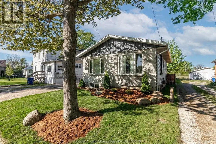 12 LANSDOWNE AVENUE, Chatham, Ontario N7M4J3