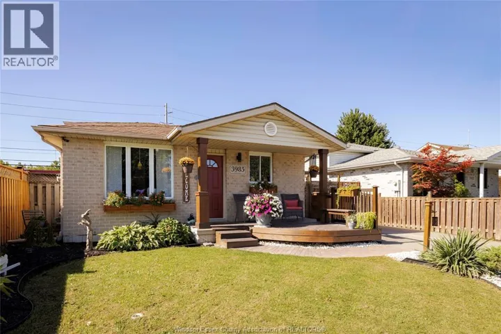 3985 ACORN CRESCENT, Windsor, Ontario N8W5R2