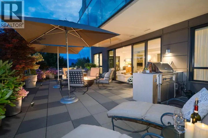 302 4427 CAMBIE STREET, Vancouver, British Columbia V5Z2Y8