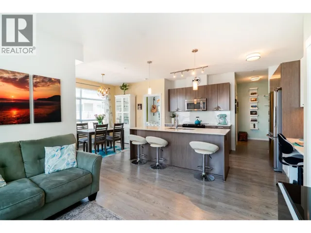 215 617 SMITH AVENUE, Coquitlam, British Columbia V3J0C3