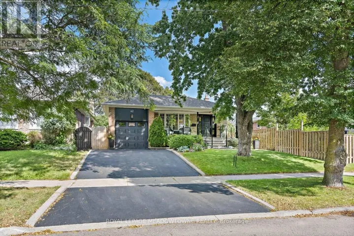42 OXENDEN CRESCENT, Toronto (Eringate-Centennial-West Deane), Ontario M9C4H4