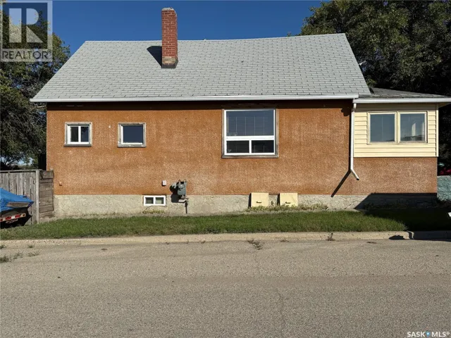 580 Maple STREET W, Moose Jaw, Saskatchewan S6H4X1