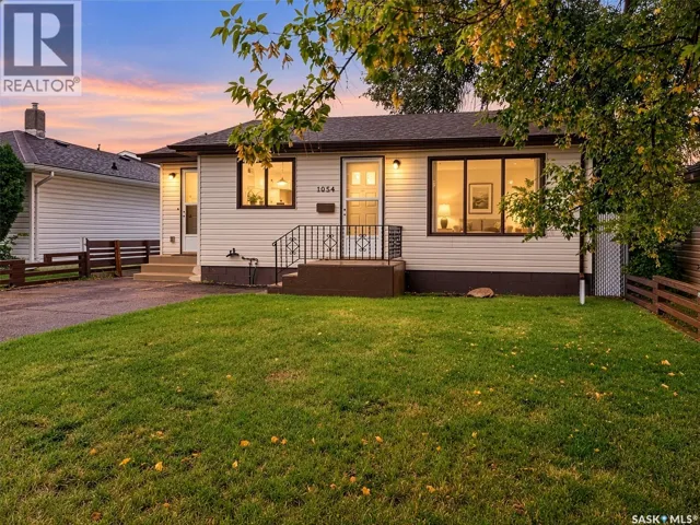 1054 Vaughan STREET W, Moose Jaw, Saskatchewan S6H5P2