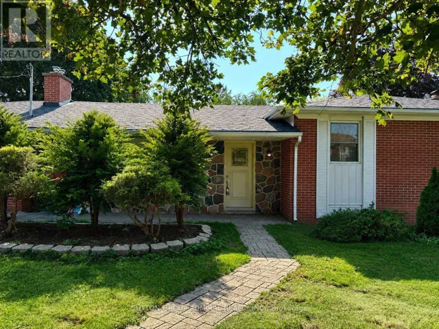 MAIN FLOOR - 86 HAMILTON DRIVE, Newmarket (Huron Heights-Leslie Valley), Ontario L3Y3E8