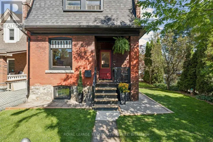 2 WRIGHT AVENUE, Toronto (Roncesvalles), Ontario M6R1K8