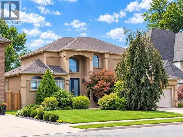 425 COUNTRY CLUB DRIVE, Windsor, Ontario N9G3G9