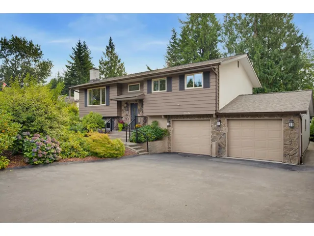 20424 43A AVENUE, Langley, British Columbia V3A3C8
