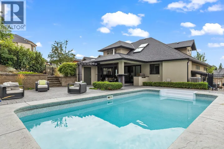 526 Caramillo Court, Kelowna, British Columbia V1V2K9