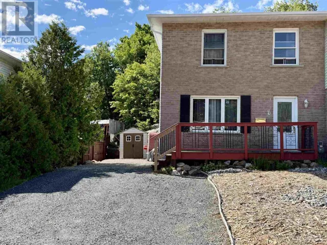 8 Feltz RD, Elliot Lake, Ontario P5A3P9