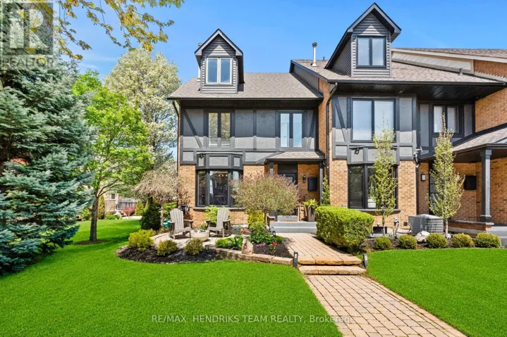5 HARBOUR DRIVE, Hamilton (Lakeshore), Ontario L8E4Z4
