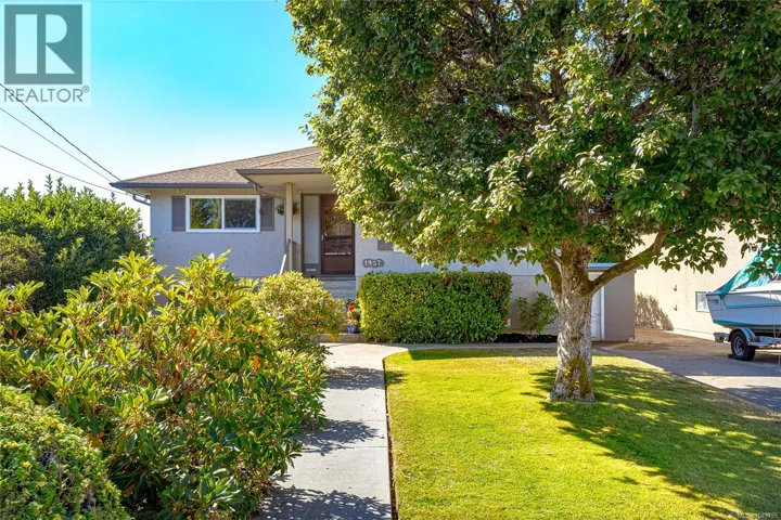 1937 Newton St, Saanich, British Columbia V8R2R5