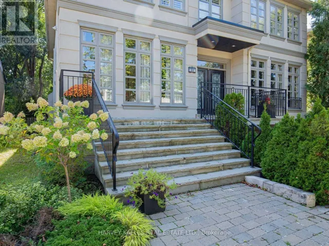 55 VIEWMOUNT AVENUE, Toronto (Englemount-Lawrence), Ontario M6B1T2