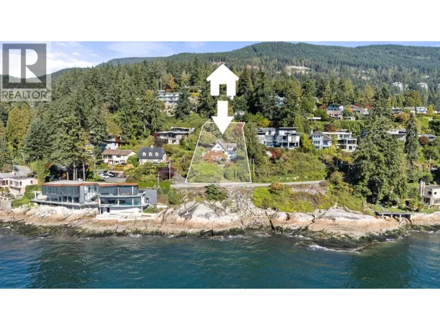 3721 SUNSET LANE, West Vancouver, British Columbia V7V1N3