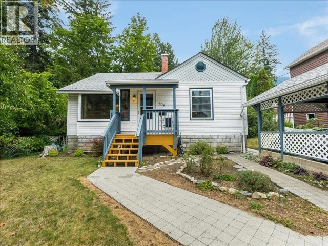 908 Fifth Street, Nelson, British Columbia V1L2X8