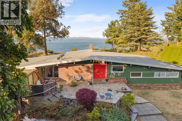 4598 Torquay Dr, Saanich, British Columbia V8N3L7