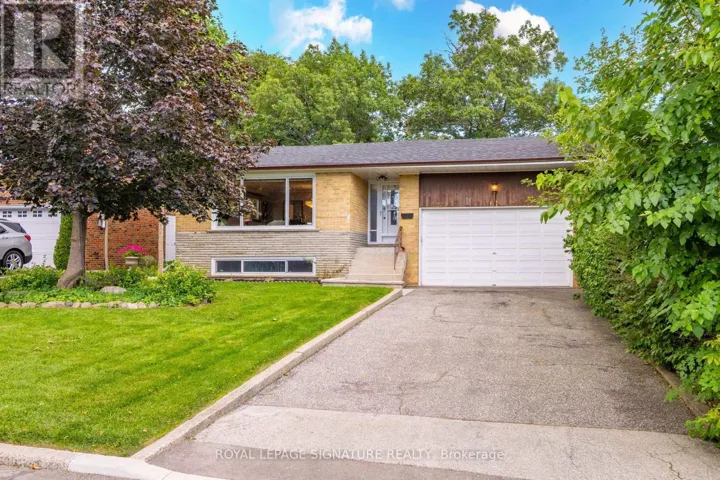 61 COMAY ROAD, Toronto (Brookhaven-Amesbury), Ontario M6M2K9