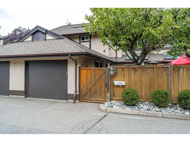 10 34755 OLD YALE ROAD, Abbotsford, British Columbia V2S7S5