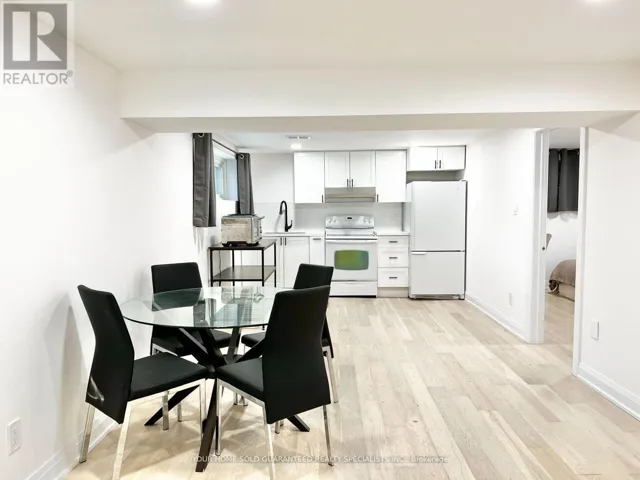 ROOM 2 - 2 PANNAHILL ROAD, Toronto (Bathurst Manor), Ontario M3H4N3