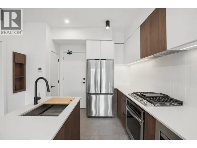 612 623 KEMSLEY AVENUE, Coquitlam, British Columbia V3J0L8