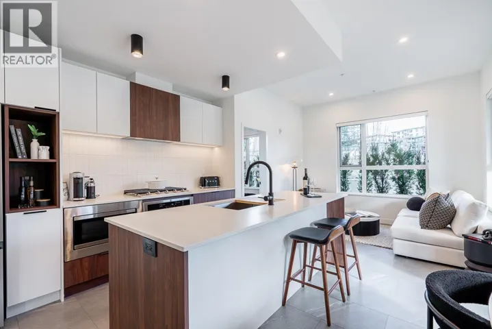 110 623 KEMSLEY AVENUE, Coquitlam, British Columbia V3J0L8