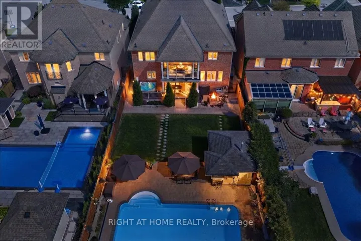 12 RODERICK COURT, Richmond Hill (Jefferson), Ontario L4E0B4